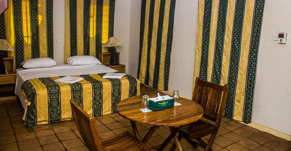 Anomabo Beach Resort Anomabu Buitenkant foto