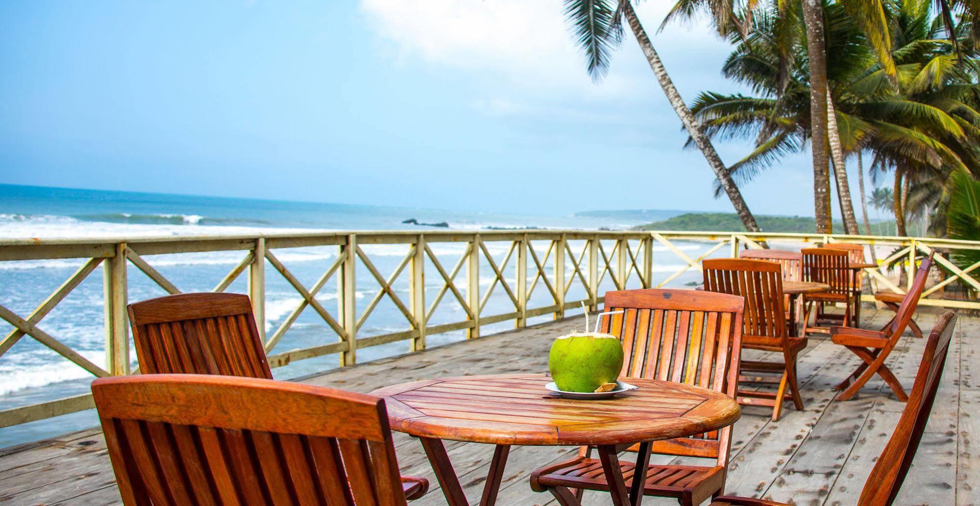 Anomabo Beach Resort Anomabu Buitenkant foto